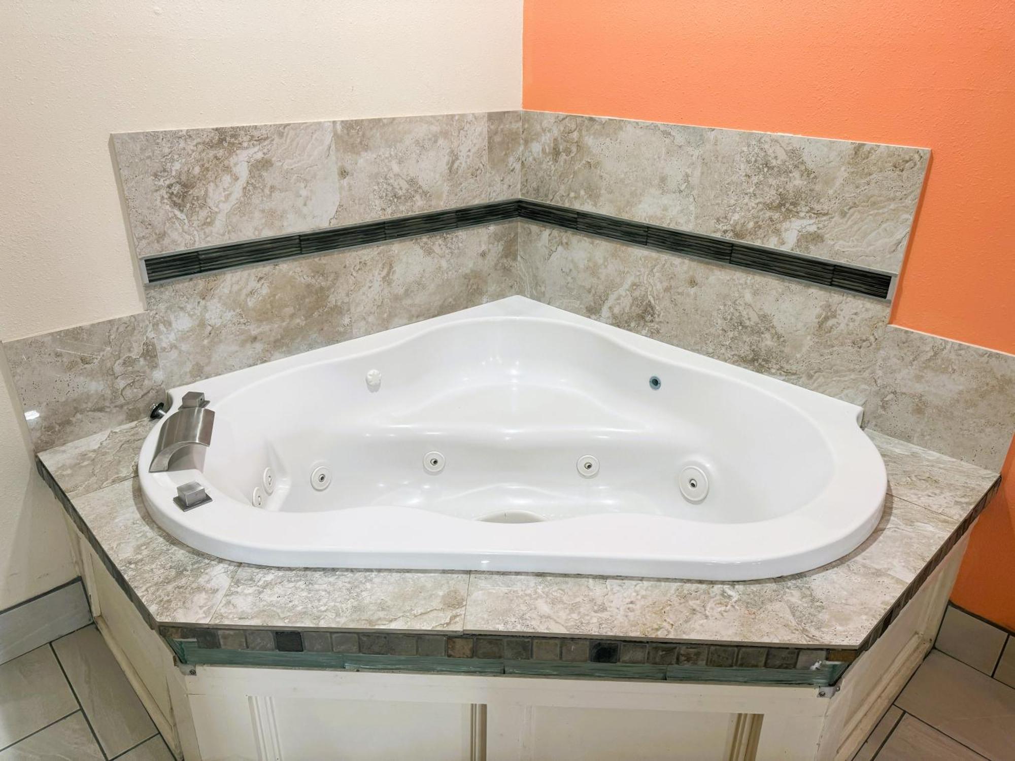 Pecan Valley Inn & Suites San Antonio Extérieur photo