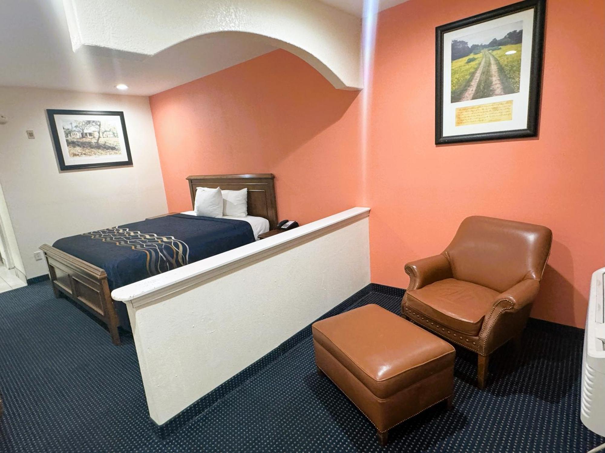 Pecan Valley Inn & Suites San Antonio Extérieur photo